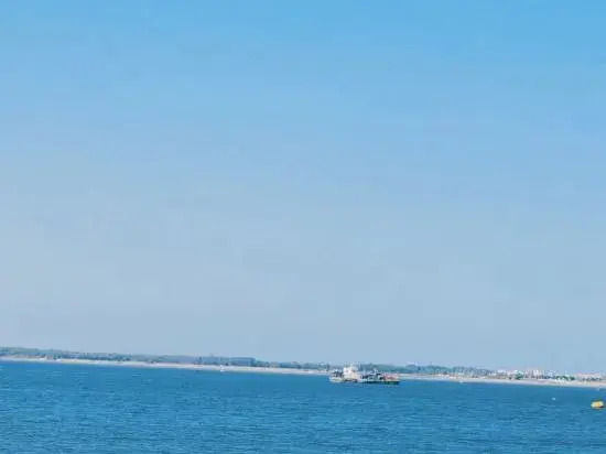 Junting International Apartment (Zhanjiang Fishing Port Park Guanhai Longlang Shop)