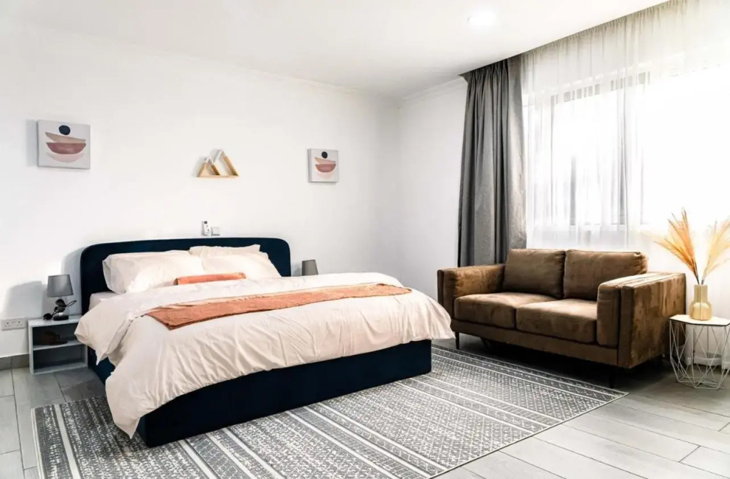 Luxurious Executive Room Available