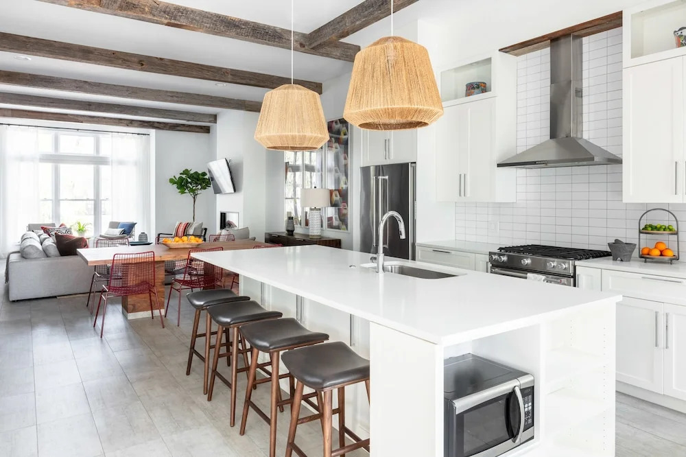 Historic District Charmer - 3 Br Townhouse