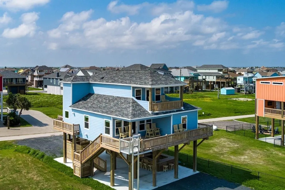 Saved By The Shell 4 Bedroom Home by RedAwning