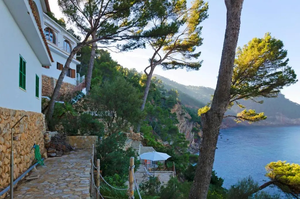 Maripins. Villa con jacuzzi y vistas únicas al mar