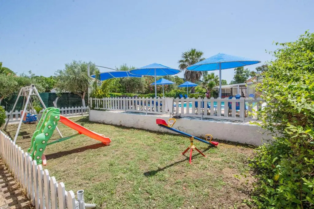 Villa Eleni Holidays Resort - with Pool near the Beach