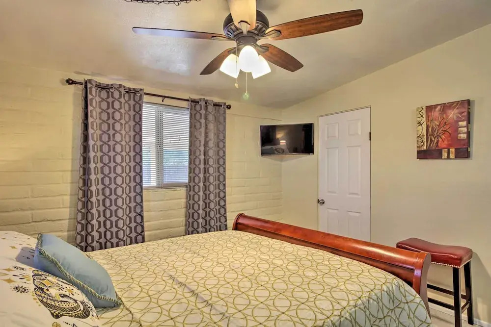 Renovated Tucson Gomez Casita w/ Yard < 7 Mi to DT