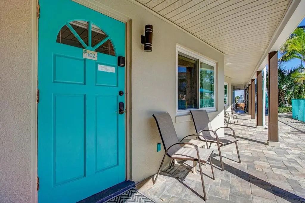 Five Palms Suite 102 - Daily - Weekly - Monthly