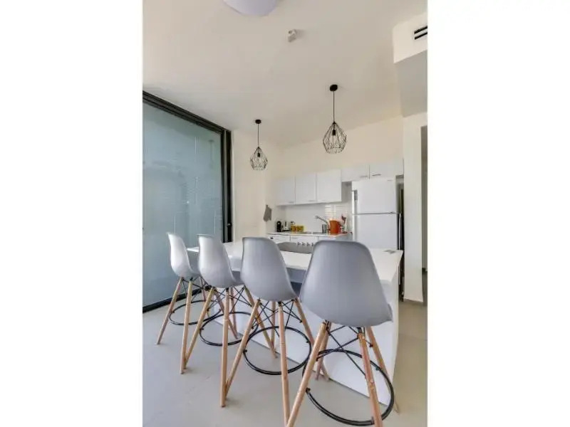 Luxury 2Bedroom brand new apt Carlton Hotel