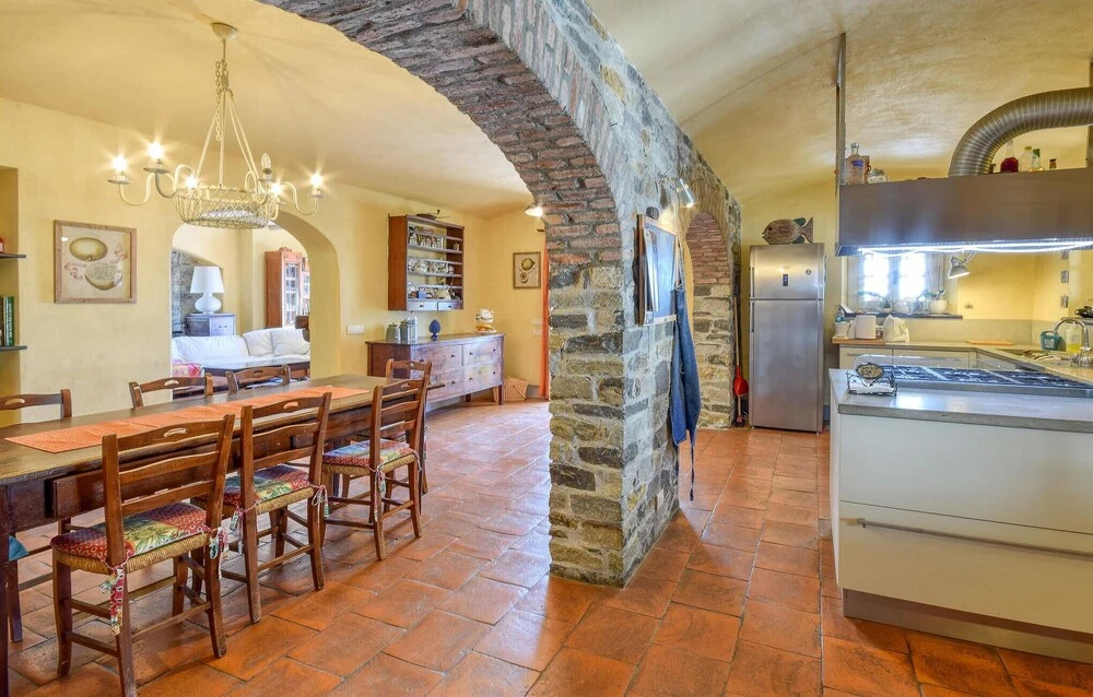 Beautiful Home In Cogorno