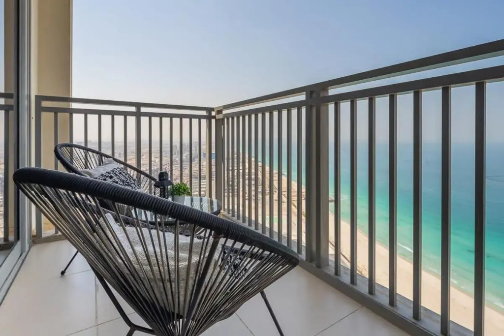Frank Porter - 5242 Emaar T1