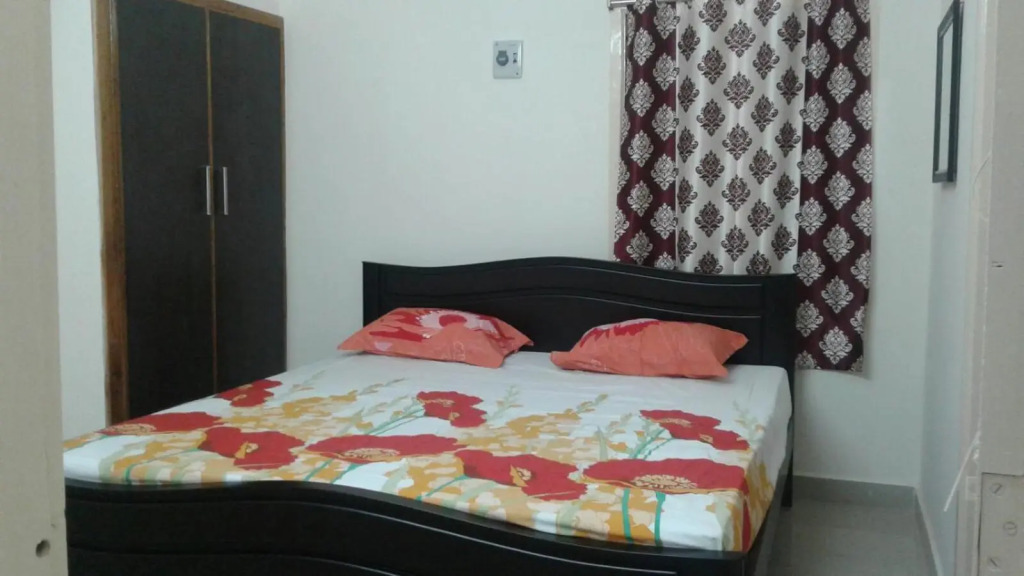 GIRI Service Apartment