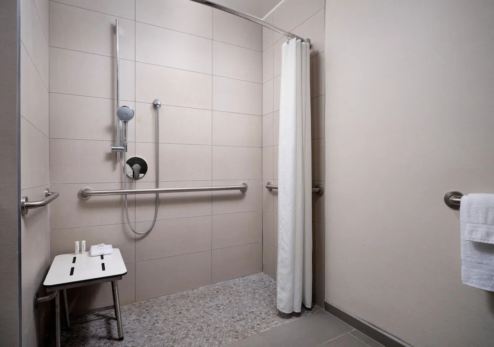 Sheraton Grand Rapids Airport Hotel