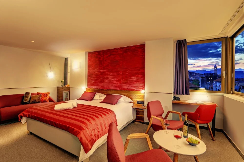 Horizon Luxury Suites & Design Rooms
