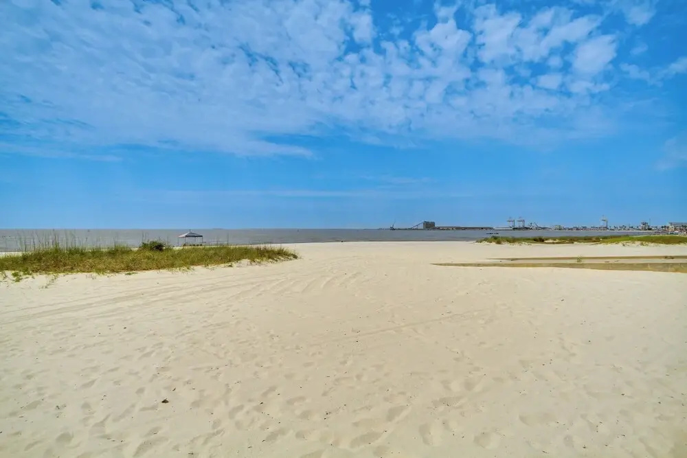 Walk to Gulfport Beach 1 Mi to Marina: Lovely Home