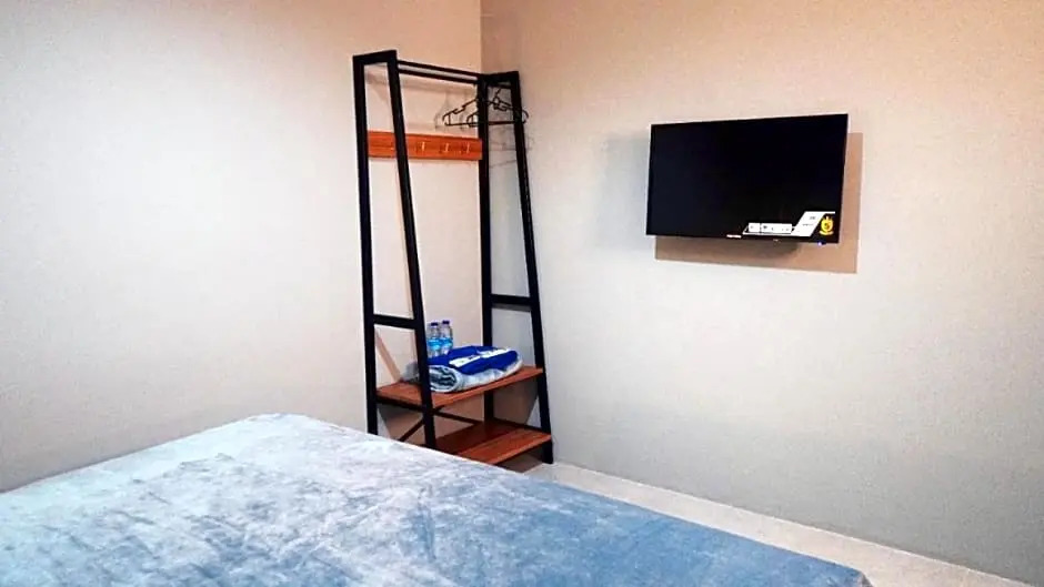 Hostel 18 Pasangan Butuh Surat Nikah