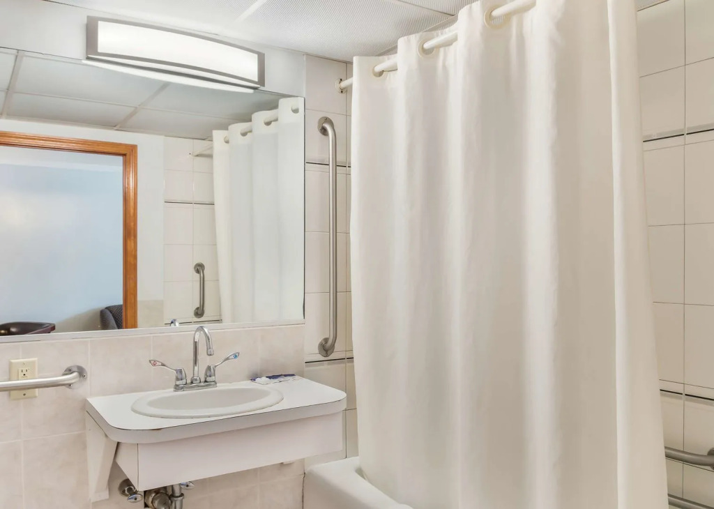 Americas Best Value Inn Hyannis