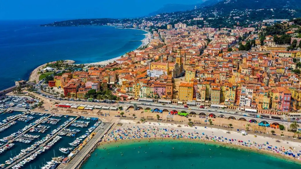 Superbe 2 pièces neuf à 100m de la plage