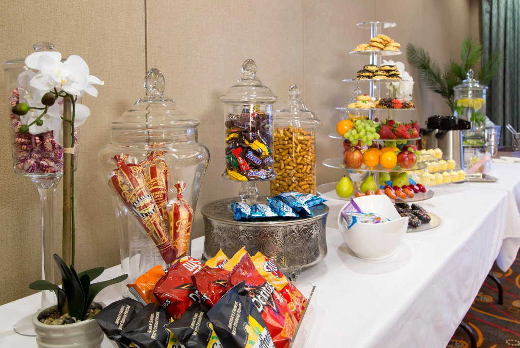 Ramada Plaza by Wyndham Orlando Resort & Suites Intl Drive - Newly Renovated