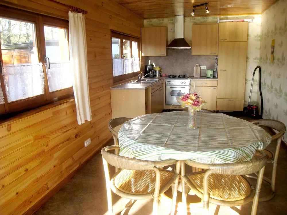 Comfortable Chalet in Petithan With Garden