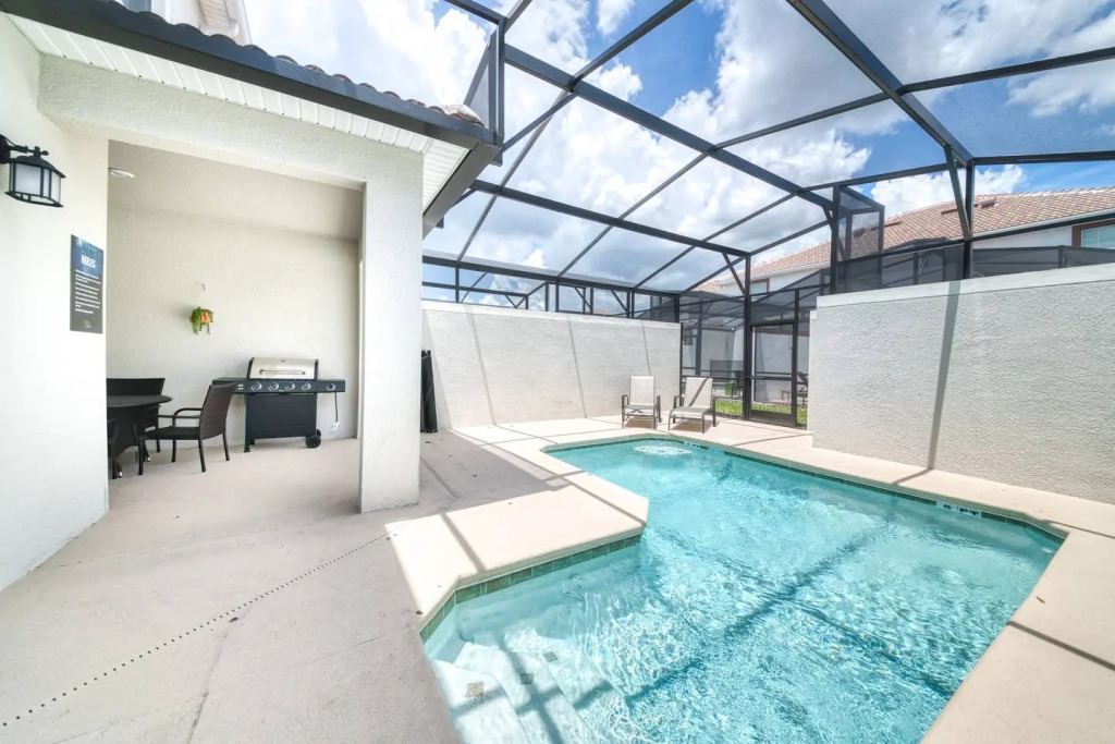 Pleasant house in Storey Lake with a nice private pool