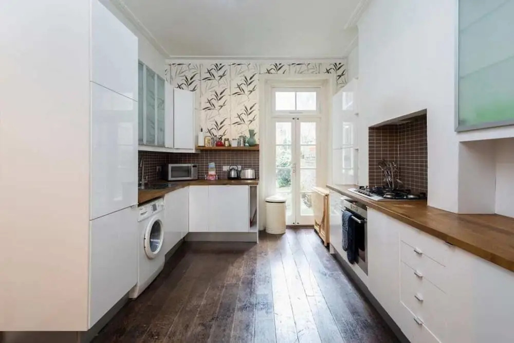 Charming 2 bed Apartment in Queen's Park W/garden