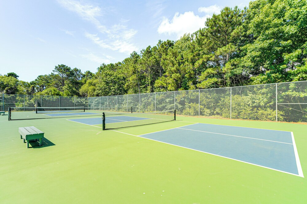 Corolla Vacation Rental w/ Pool, Walk to Beach