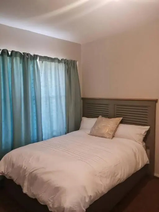 Justin's Place Lounge. An Exceptional Home with no Load Shedding, by The Grove Mall and Wilgers Hospital.