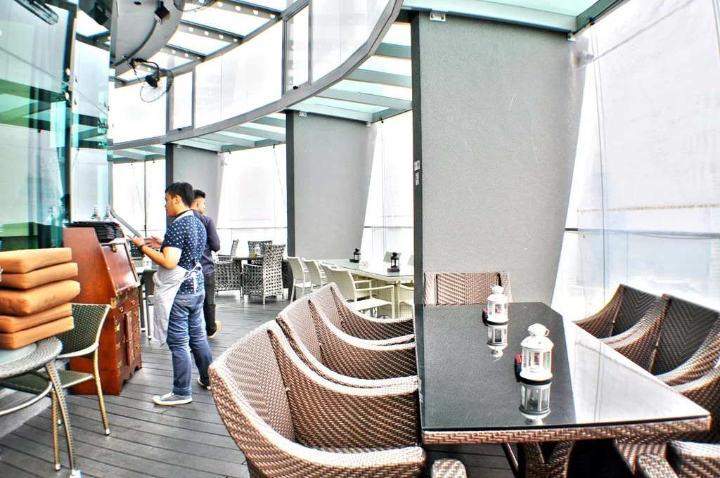 REGALIA RESIDENCE KLCC VIEW INFINITY POOL by BT RZQNA