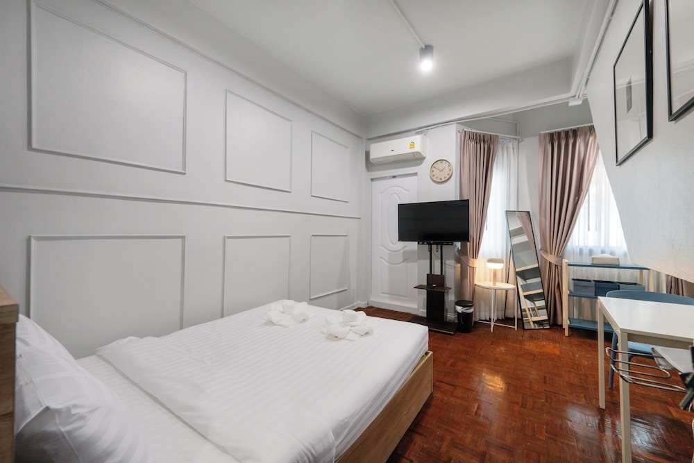 Arun Sa Wad House Sukhumvit 2 Guests