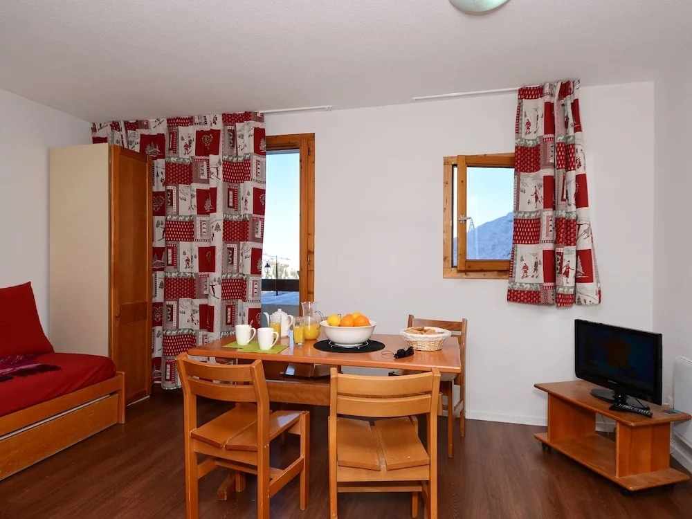 Well-kept Apartment Right on the Slopes of Plagne Soleil