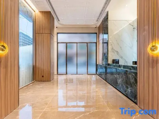 Pure Waterfront Hotel (Chang'an Rail Station)