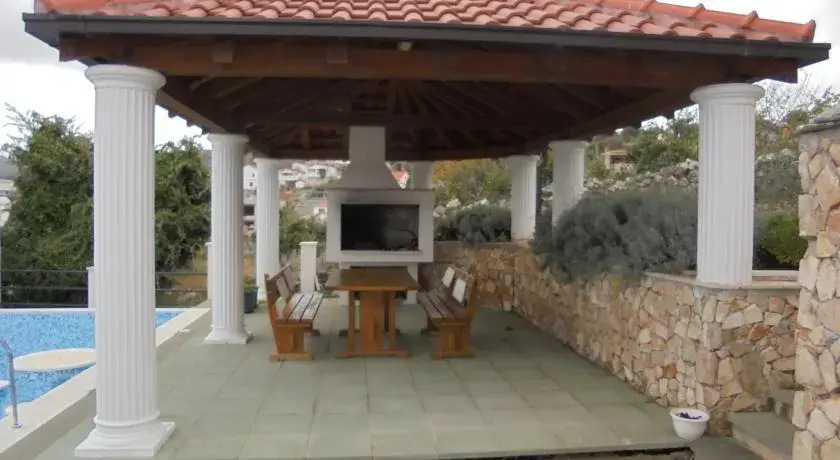Villa Varos 31