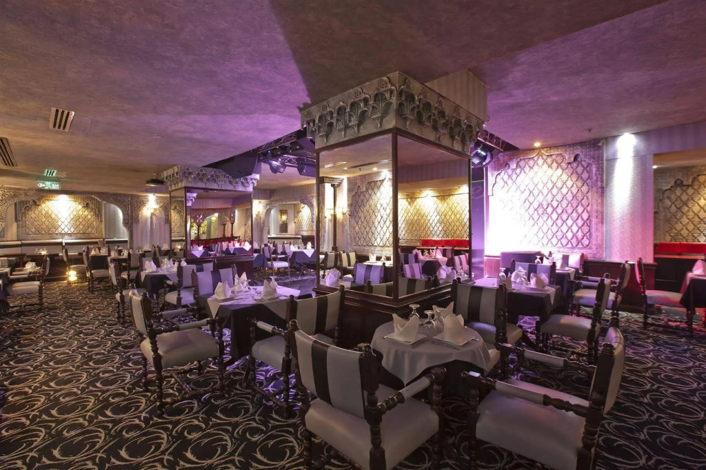 Broadway Hotel