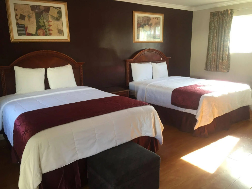 LA Royal Viking Apartments