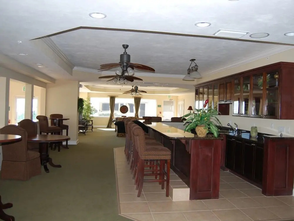 Dimucci TT 402 2 Bedrooms 2 Bathrooms Condo