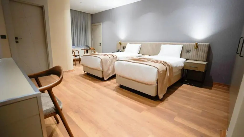 Zade Life OTEL