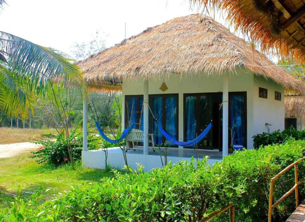 Mumsa Beach Resort & Restaurant