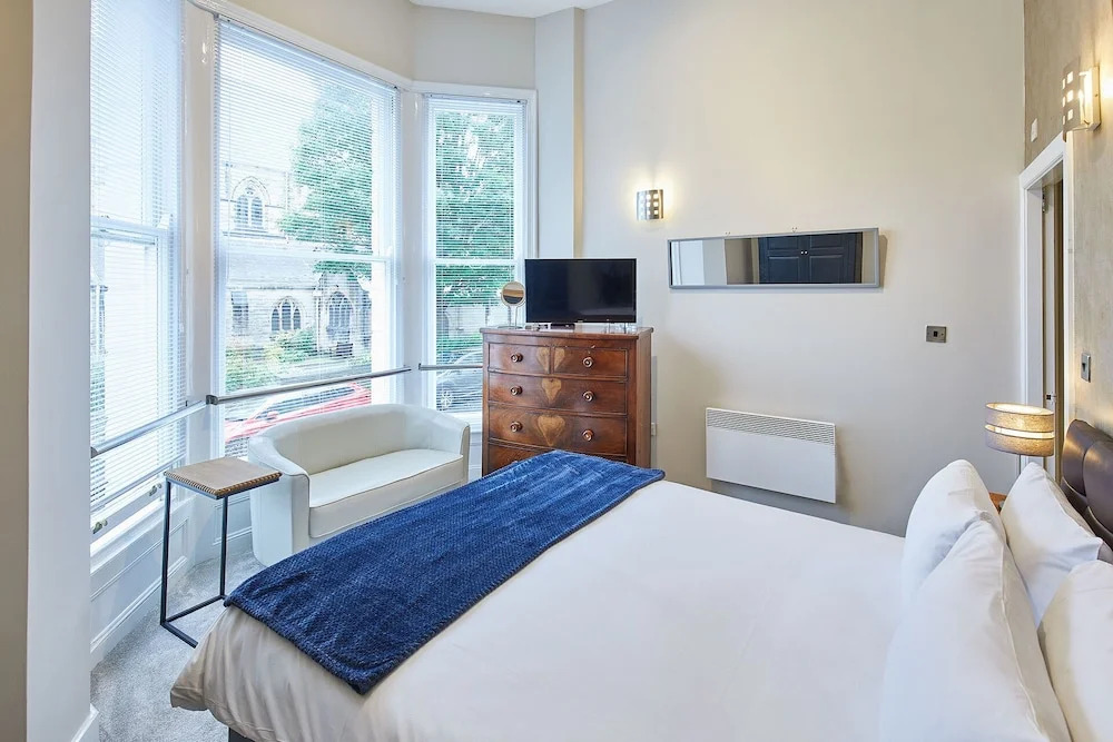 Host Stay Three Bays
