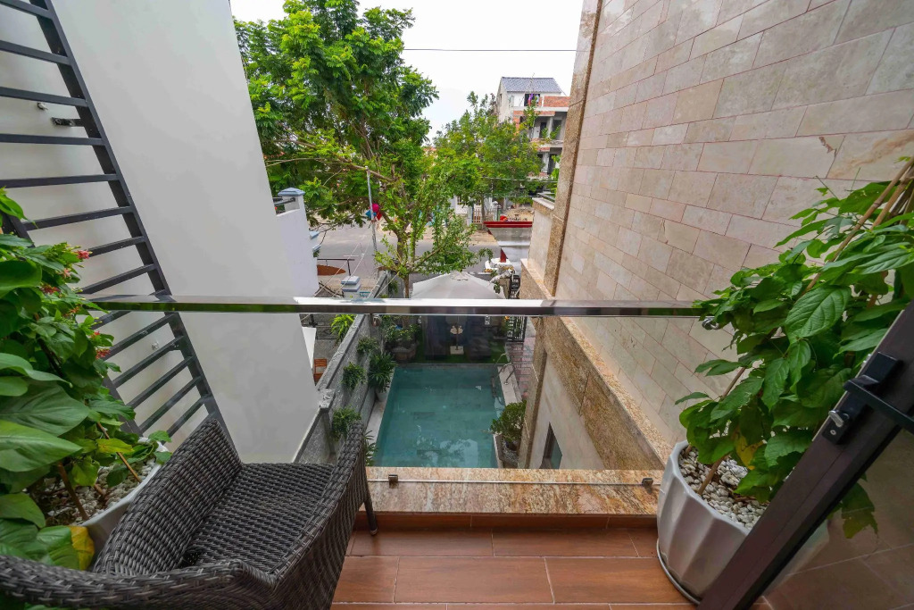 The Lake Hoian Hotel
