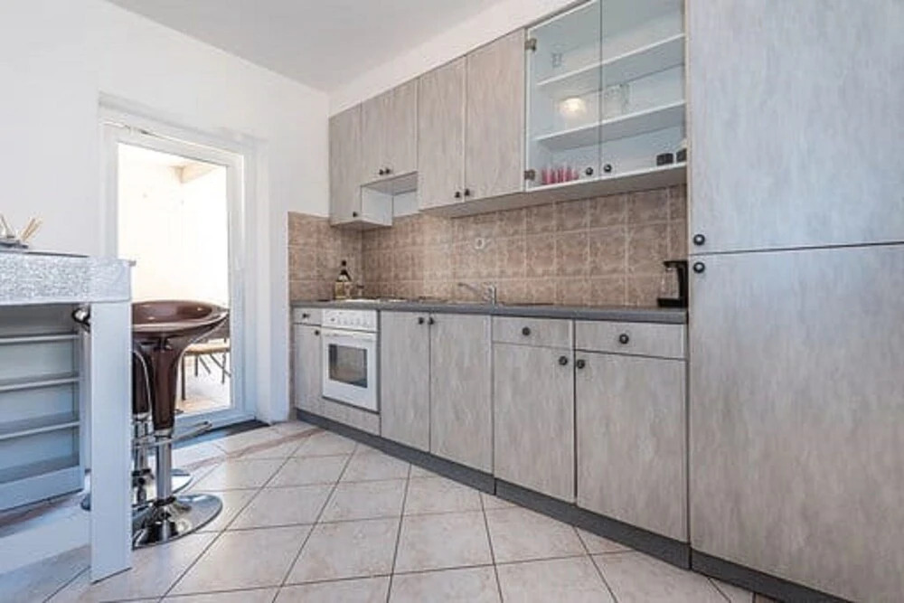 Sunshine Apartment