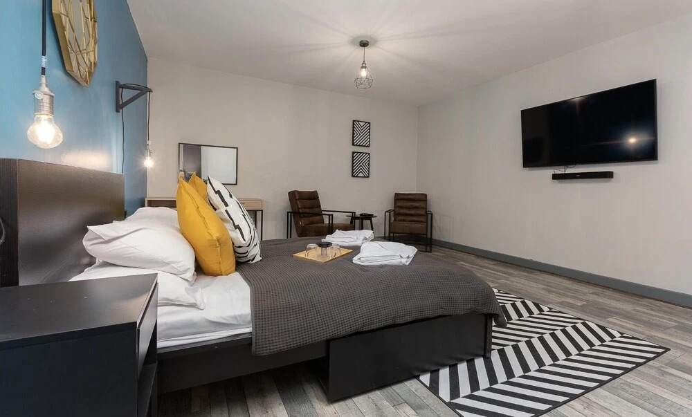 Pine Suite - Studio Apartment - Talbot Road