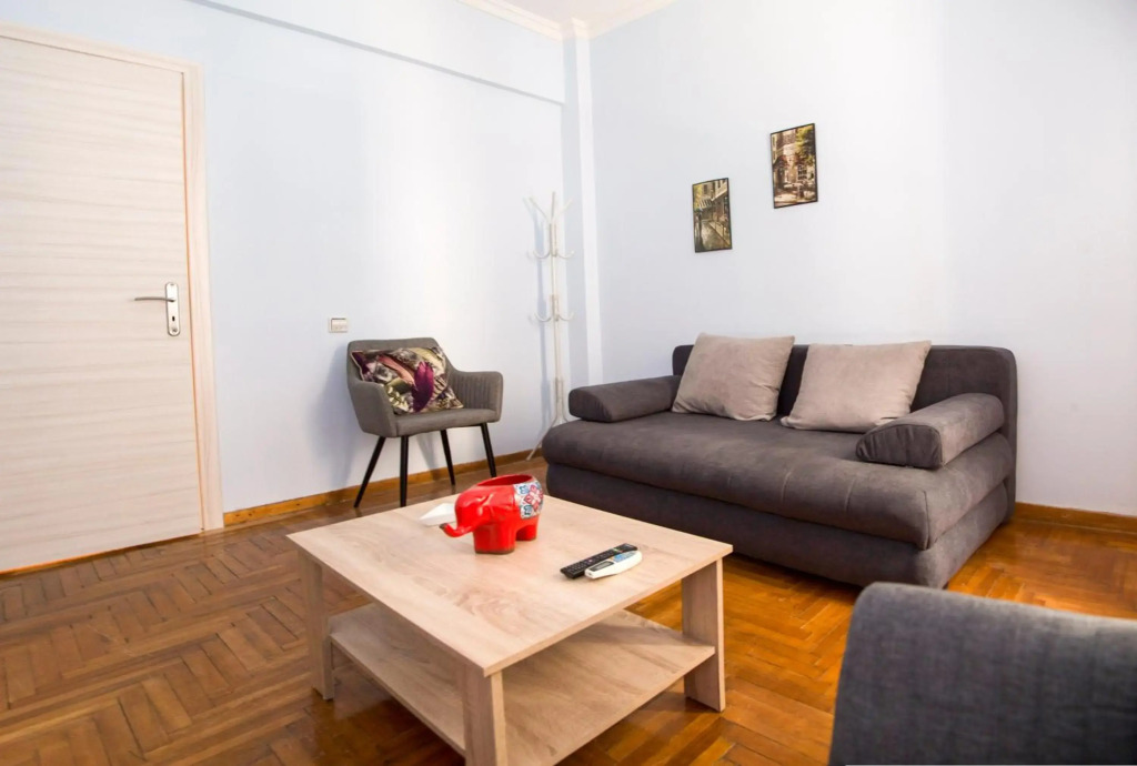 aris apartment
