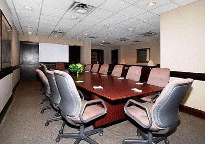 Quality Hotel & Suites Cincinnati Central