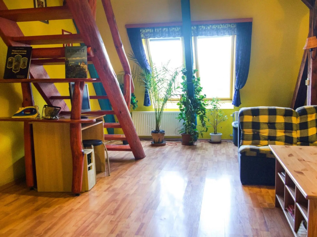 7x24 Central Hostel