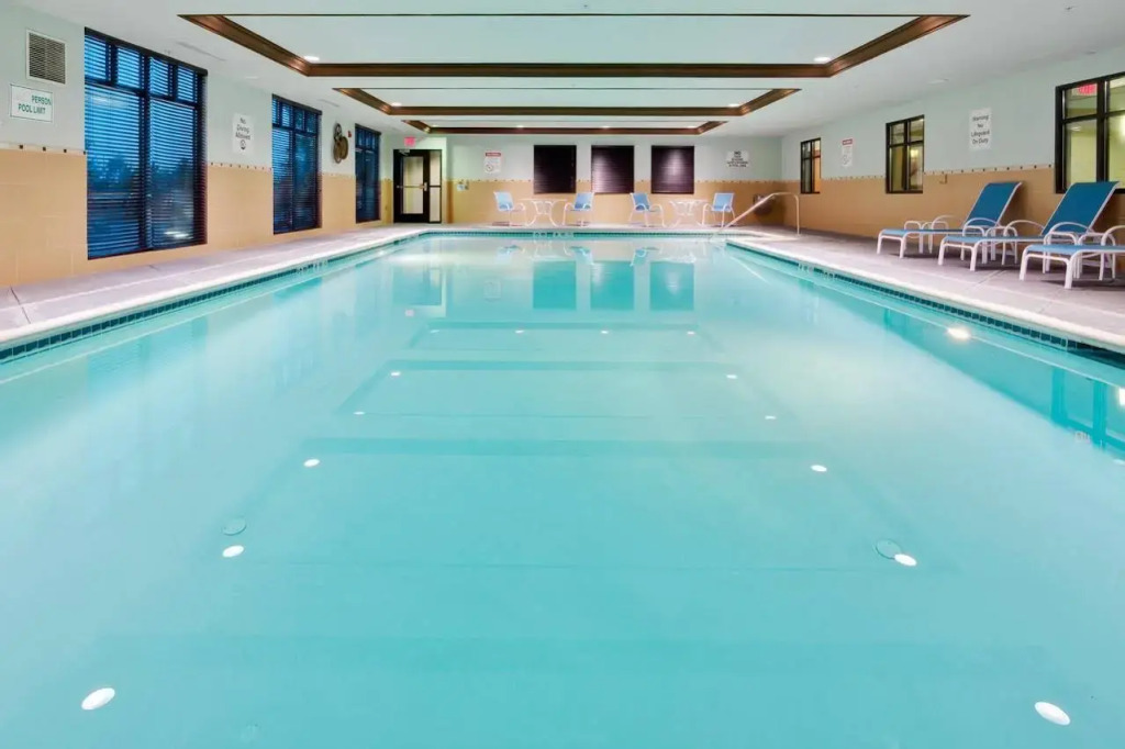 Holiday Inn Express Hotel & Suites Warminster-Horsham by IHG