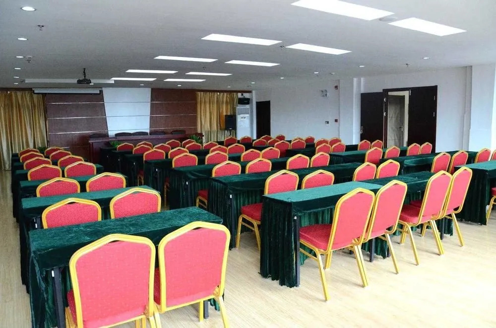 Binjiang Holiday Hotel
