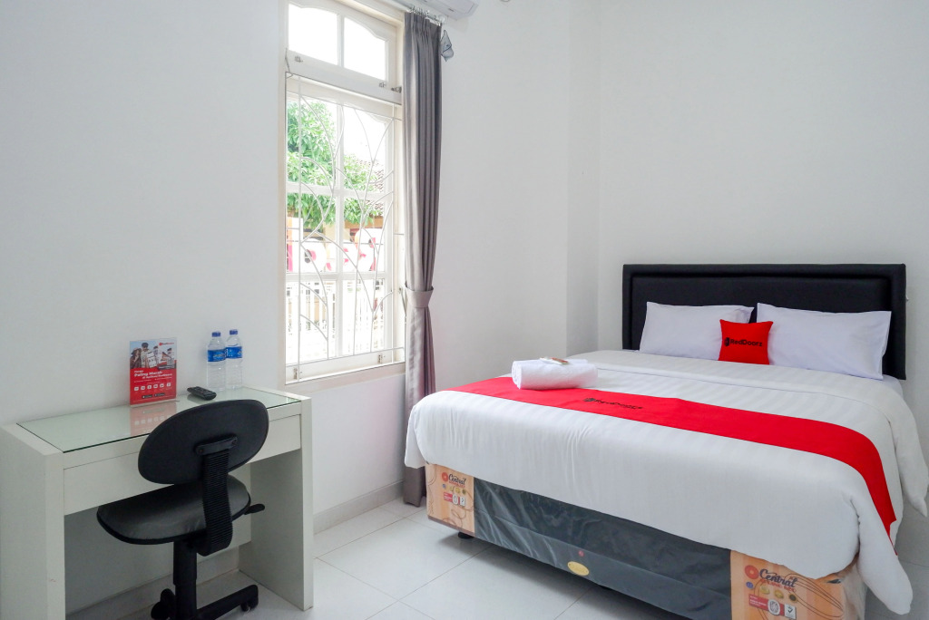 RedDoorz Syariah at Jalan Godean