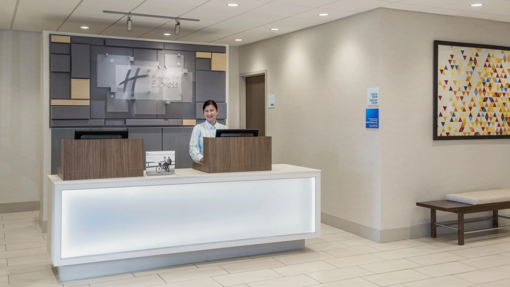 Holiday Inn Express Airdrie by IHG