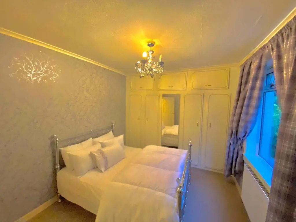 Beautiful Sea View 2 Bed Home
