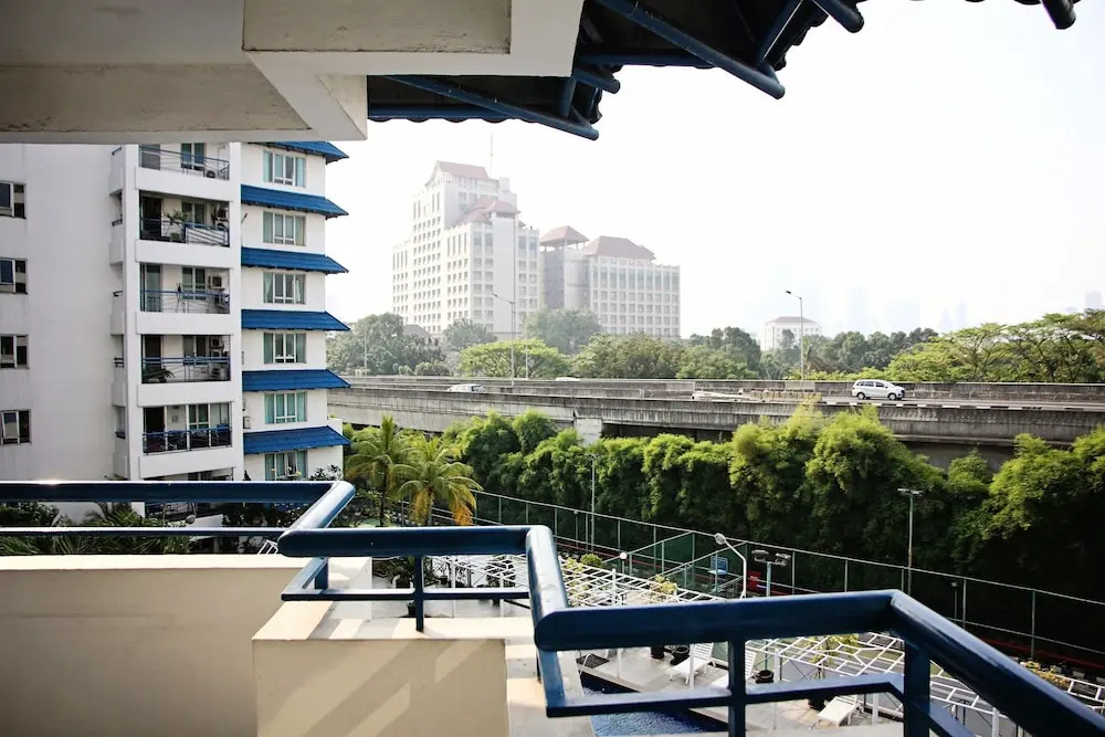 Classic Brawijaya Apartment with Pool View