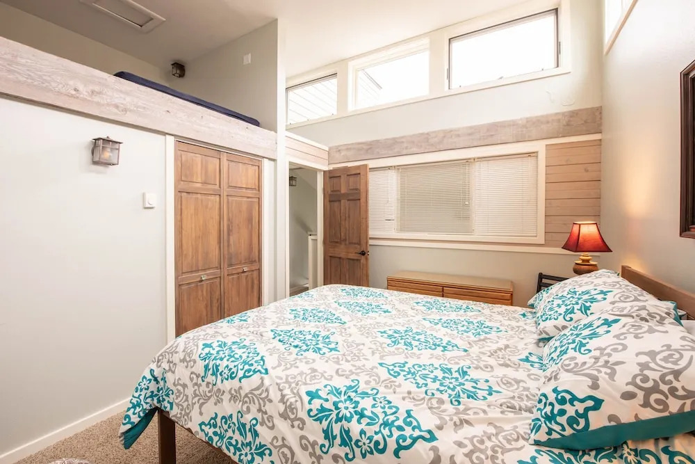 Amazing 2 Br With Balcony And Views 2 Bedroom Condo - No Cleaning Fee! by RedAwning