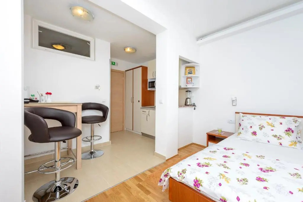 SB Apartment No 1