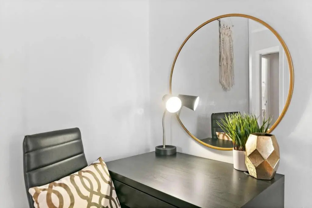 Great Price & Top Location, Comfy 1BR Apt for 4